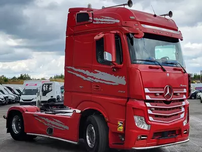 Тягач Mercedes Actros 2063 4X2