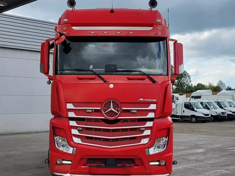 Тягач Mercedes Actros 2063 4X2