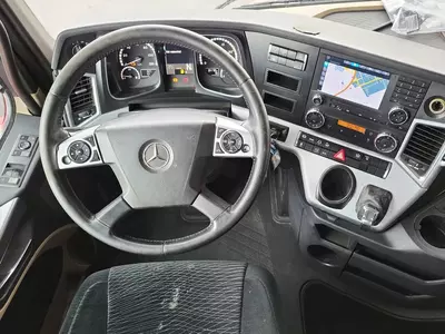 Тягач Mercedes Actros 2063 4X2
