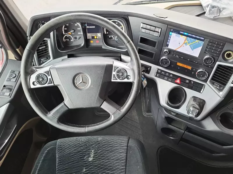 Тягач Mercedes Actros 2063 4X2