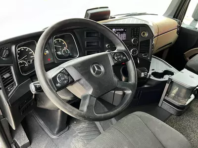 Тягач Mercedes-Benz Actros 1842 4x2 STREAM SPACE / RETARDER