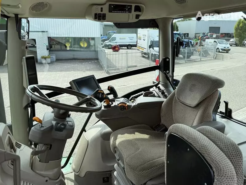 Колесный трактор John Deere 6R250 Autpowr