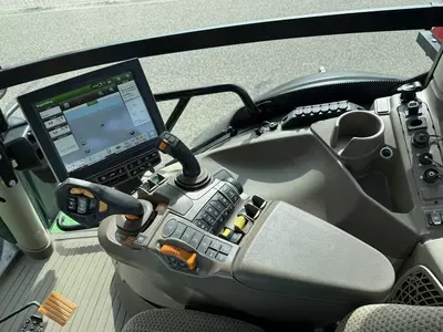 Колесный трактор John Deere 6R250 Autpowr