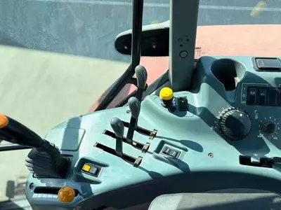 Колесный трактор Case IH Maxxum MX170