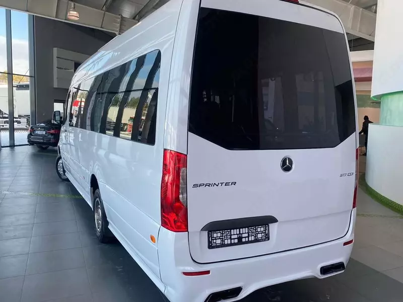 Микроавтобус Mercedes-Benz Sprinter 517