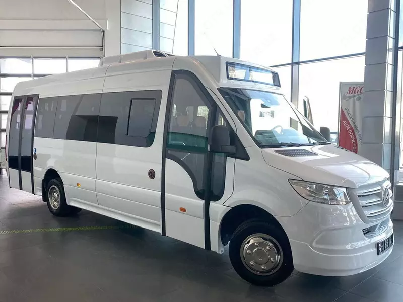 Микроавтобус Mercedes-Benz Sprinter 517