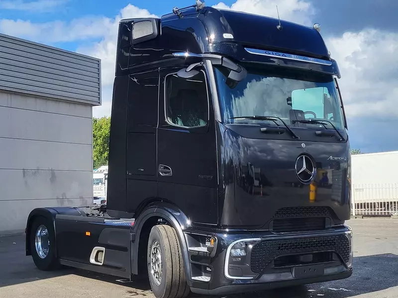 Mercedes Actros L 1863 4X2 tortuvchi yuk mashinasi