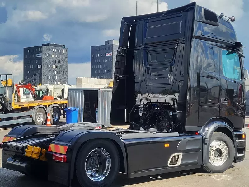 Mercedes Actros L 1863 4X2 tortuvchi yuk mashinasi