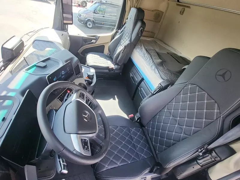 Mercedes Actros L 1863 4X2 tortuvchi yuk mashinasi