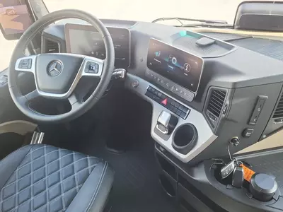 Тягач Mercedes Actros L 1863 4X2