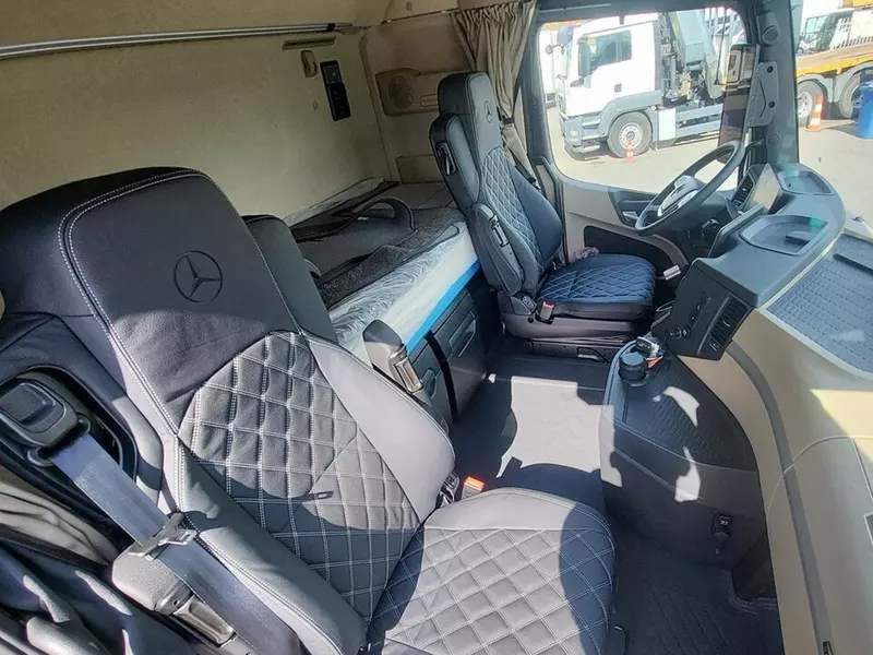 Mercedes Actros L 1863 4X2 tortuvchi yuk mashinasi