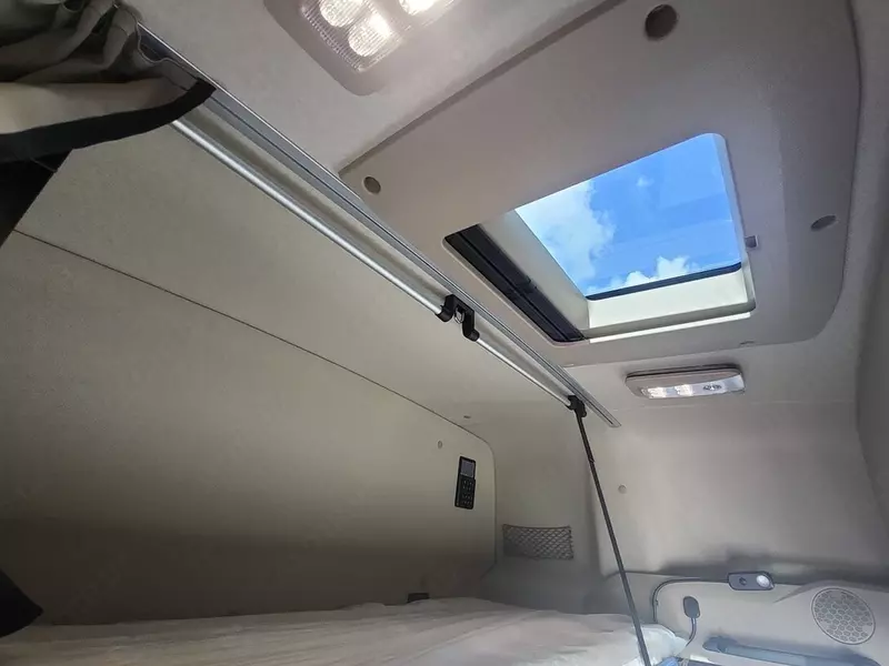 Mercedes Actros L 1863 4X2 tortuvchi yuk mashinasi