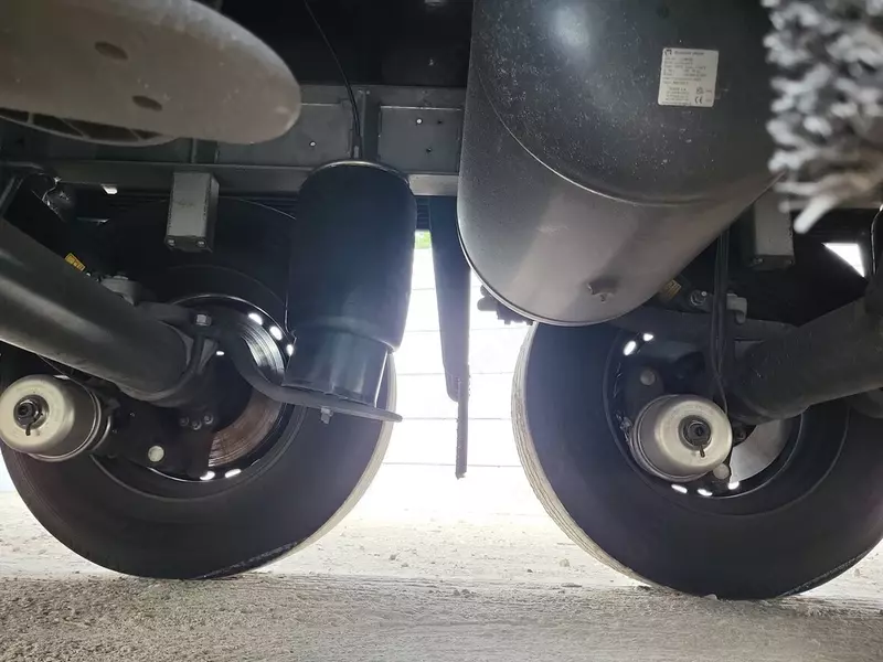 Sovutkichli yarim tirkama Schmitz