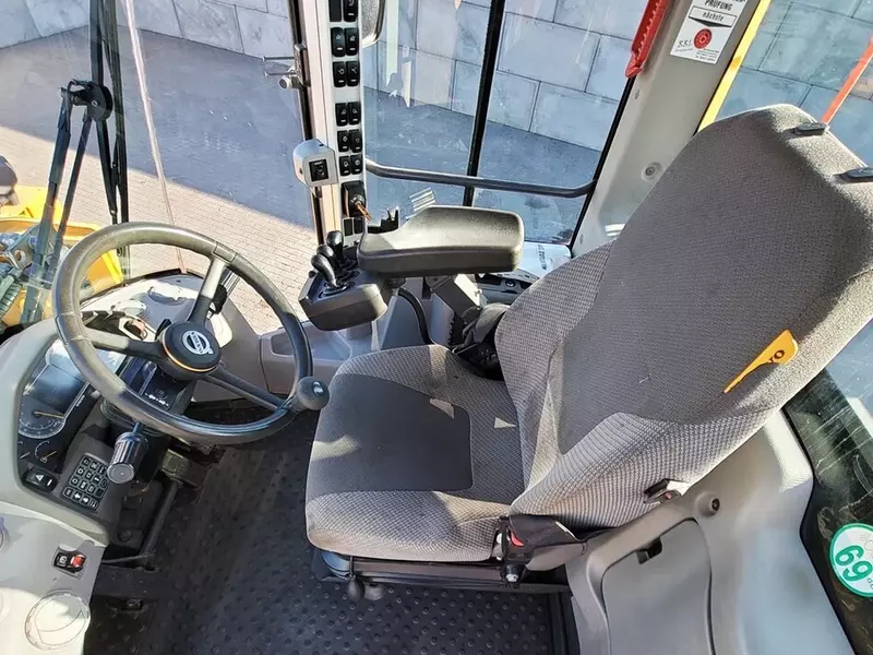 G‘ildirakli yuklagich Volvo L150H