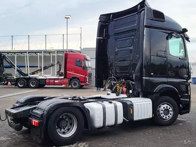 Тягач Mercedes Actros 1942 4X2