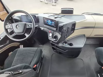 Тягач Mercedes Actros 1942 4X2