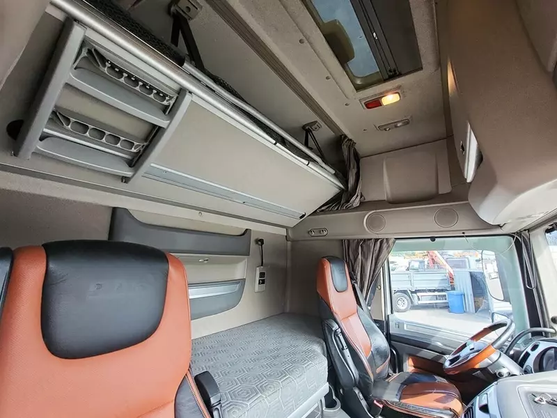 DAF XF 510 4X2 yengil tortuvchi treyler yuk mashinasi