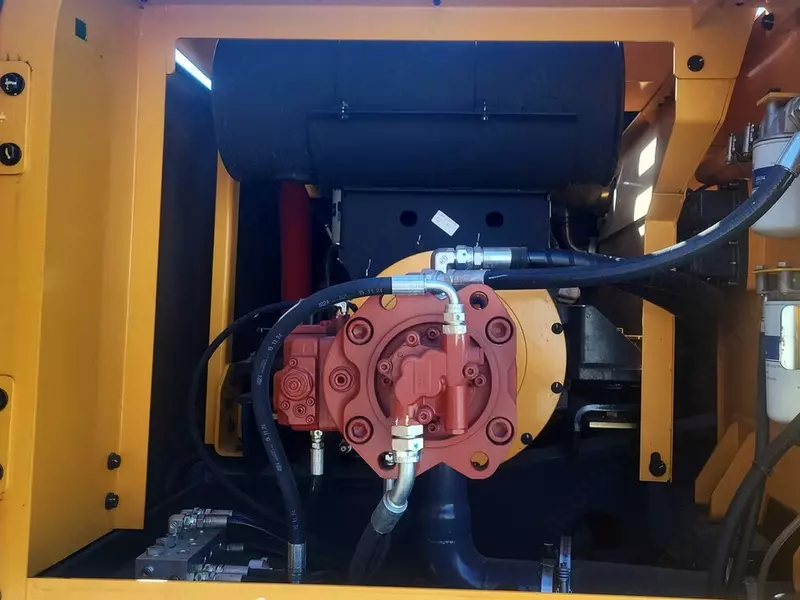 Гусеничные экскаваторы Hyundai R245 LR