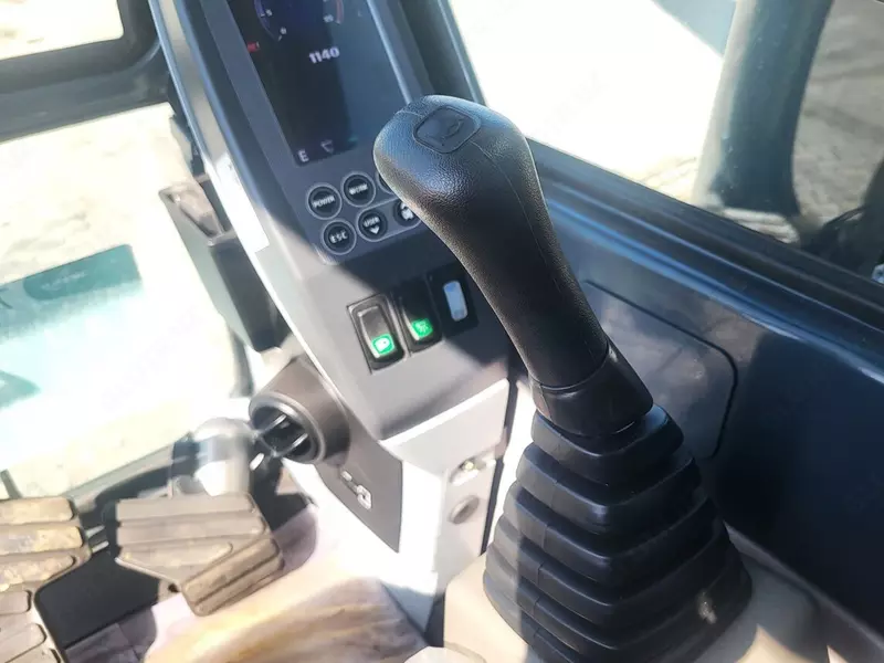 Гусеничные экскаваторы Hyundai R245 LR