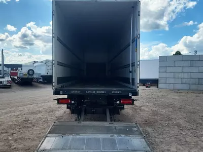 Полуприцеп Wielton Closed Box