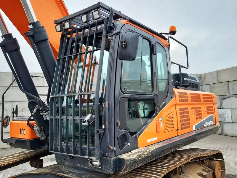 Doosan DX420 LC-5 gusenitsali ekskavator