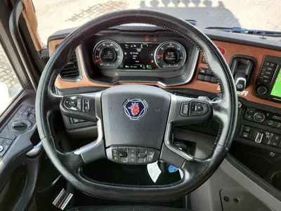 Тягач Scania R 590 6X4