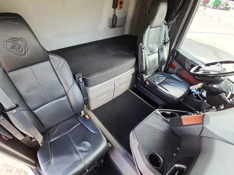 Tortuvchi Scania R 590 6X4