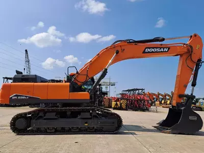 Гусеничный экскаватор Doosan DX 530 LC-7 M