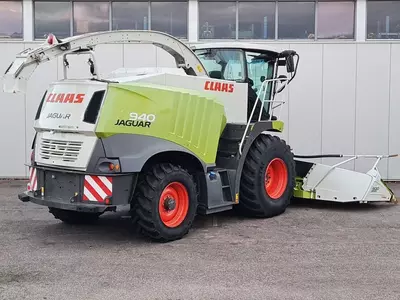 Claas Jaguar 940 ozuqa yig‘uvchi kombayn