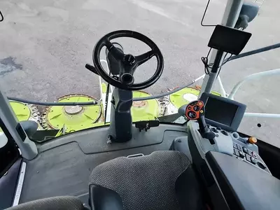 Claas Jaguar 940 ozuqa yig‘uvchi kombayn