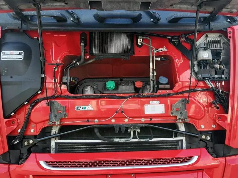 DAF XF 530 6X2 tortuvchi yuk mashinasi