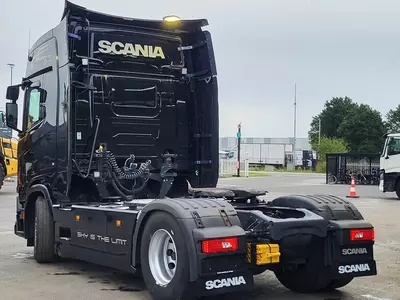 Scania R500 4X2 tortuvchi yuk mashinasi