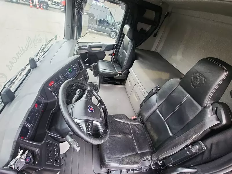 Scania R500 4X2 tortuvchi yuk mashinasi