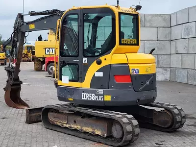 Мини-экскаватор Volvo ECR58