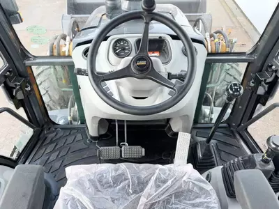 Экскаватор-погрузчик Case 570SV 4WD