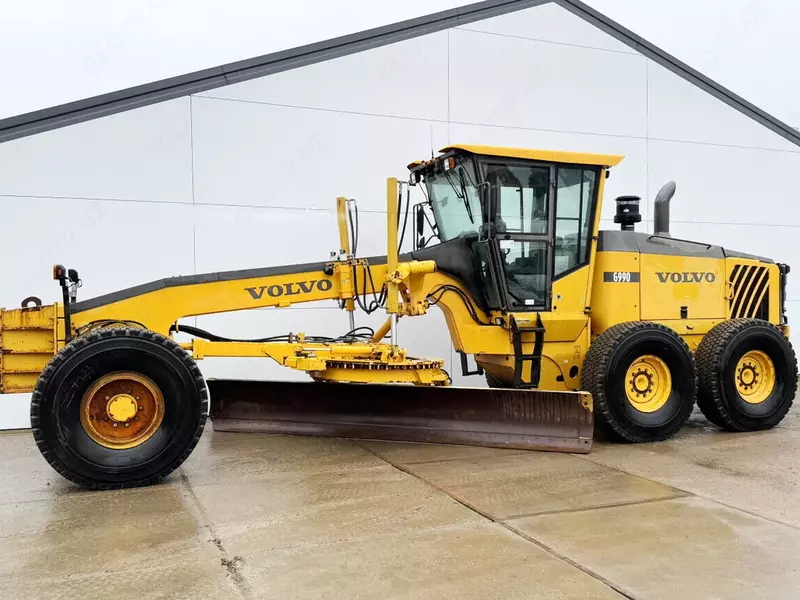 Грейдер Volvo G990