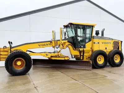 Грейдер Volvo G990