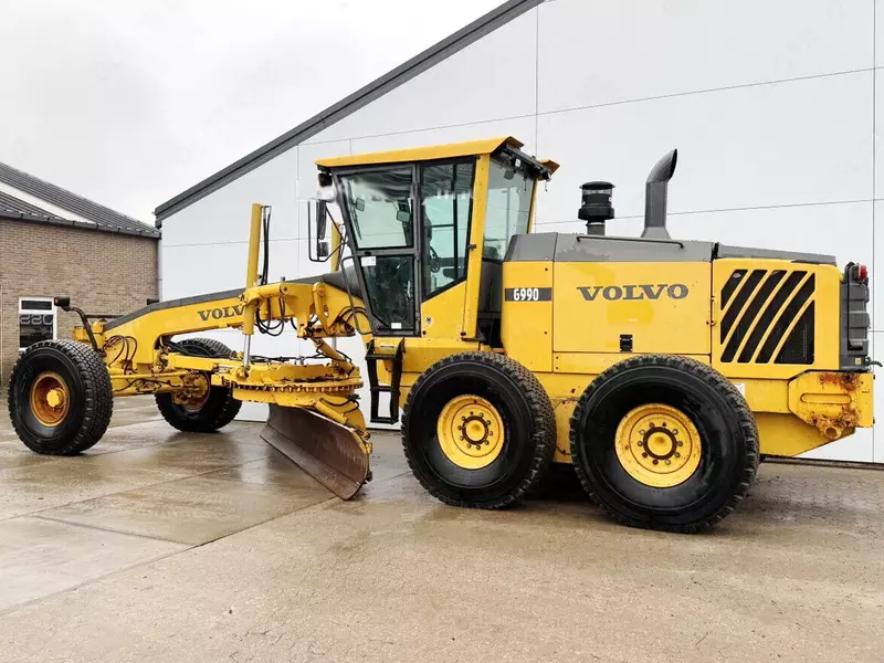 Грейдер Volvo G990