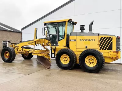 Грейдер Volvo G990