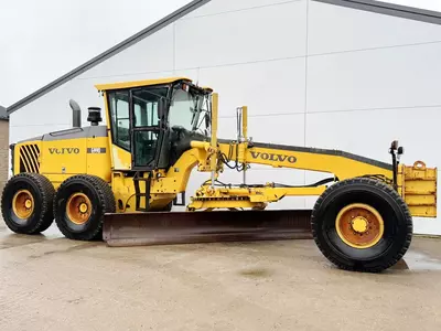 Грейдер Volvo G990