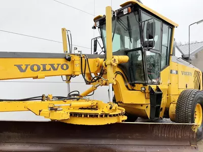 Грейдер Volvo G990