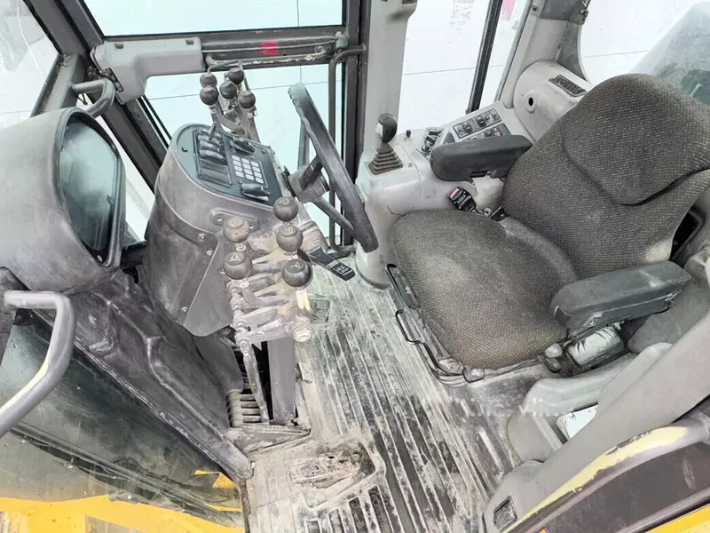 Грейдер Volvo G990