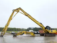 G‘usenichli ekskavator Komatsu PC490LC-10 UHD – 29 metrli demontaj