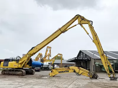 G‘usenichli ekskavator Komatsu PC490LC-10 UHD – 29 metrli demontaj