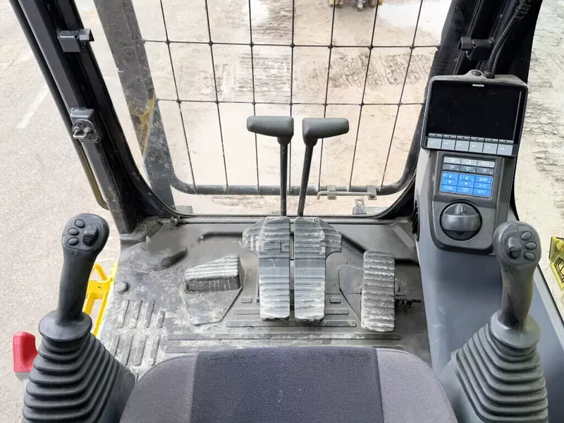 G‘usenichli ekskavator Komatsu PC490LC-10 UHD – 29 metrli demontaj