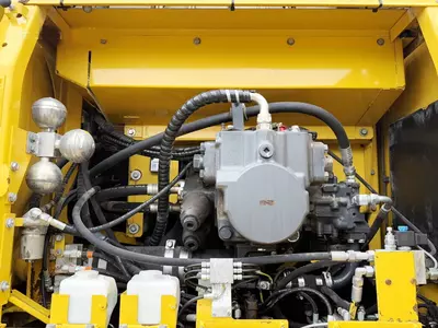 G‘usenichli ekskavator Komatsu PC490LC-10 UHD – 29 metrli demontaj