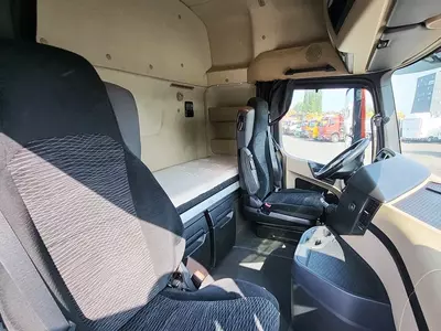 Mercedes Actros 1853 4X2 tortuvchi yuk mashinasi