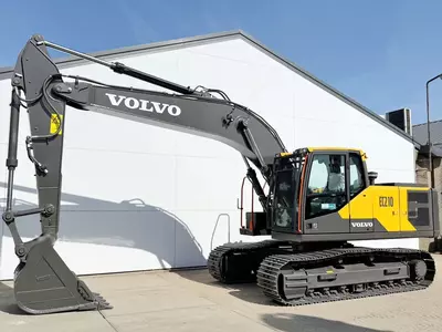 Новый гусеничный экскаватор Volvo EC210