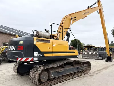 Экскаватор с длинной стрелой Hyundai HX300LR