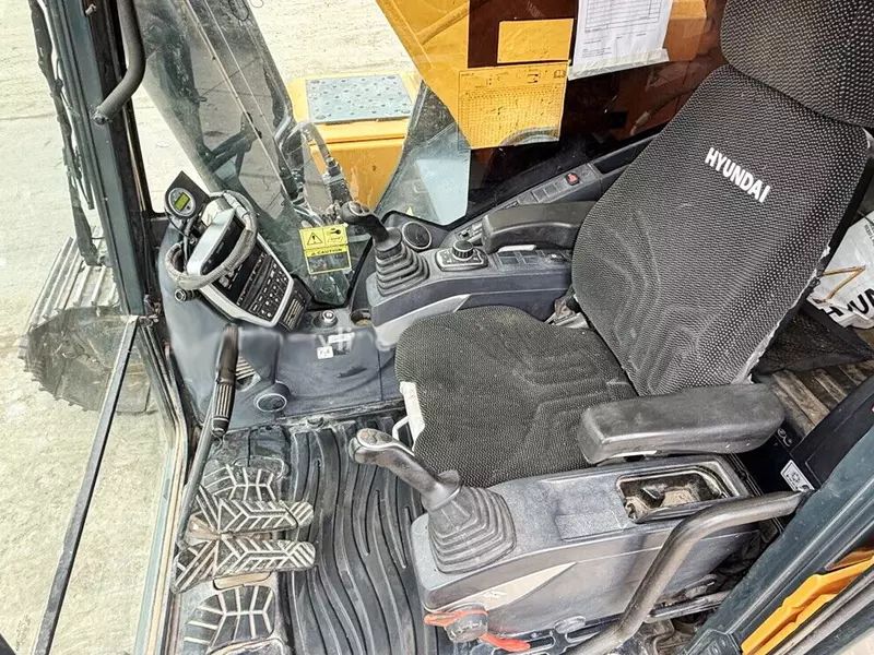 Uzun qo‘llikli ekskavator Hyundai HX300LR